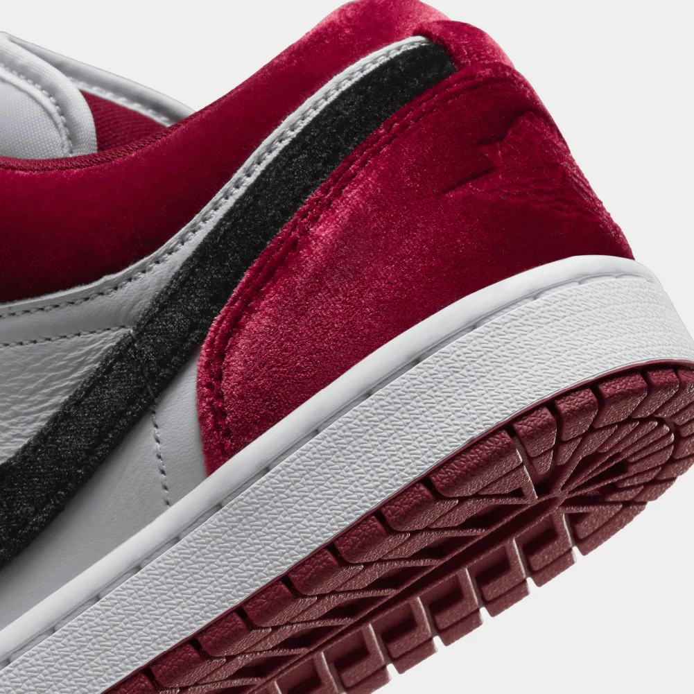 Air Jordan 1 Low SE (W) - Image 7