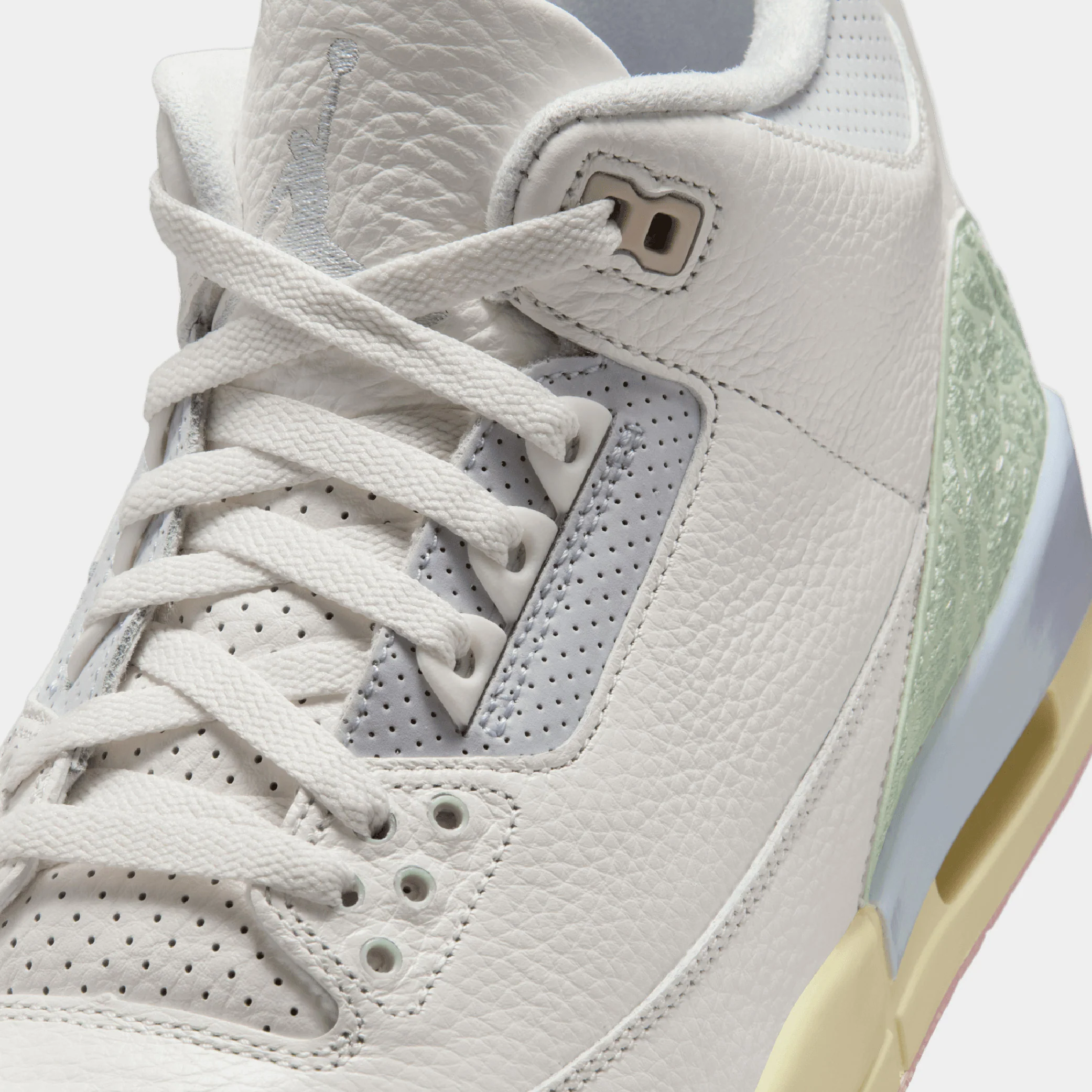 Air Jordan 3 Retro OG "Sail and Jade Aura" - Image 7