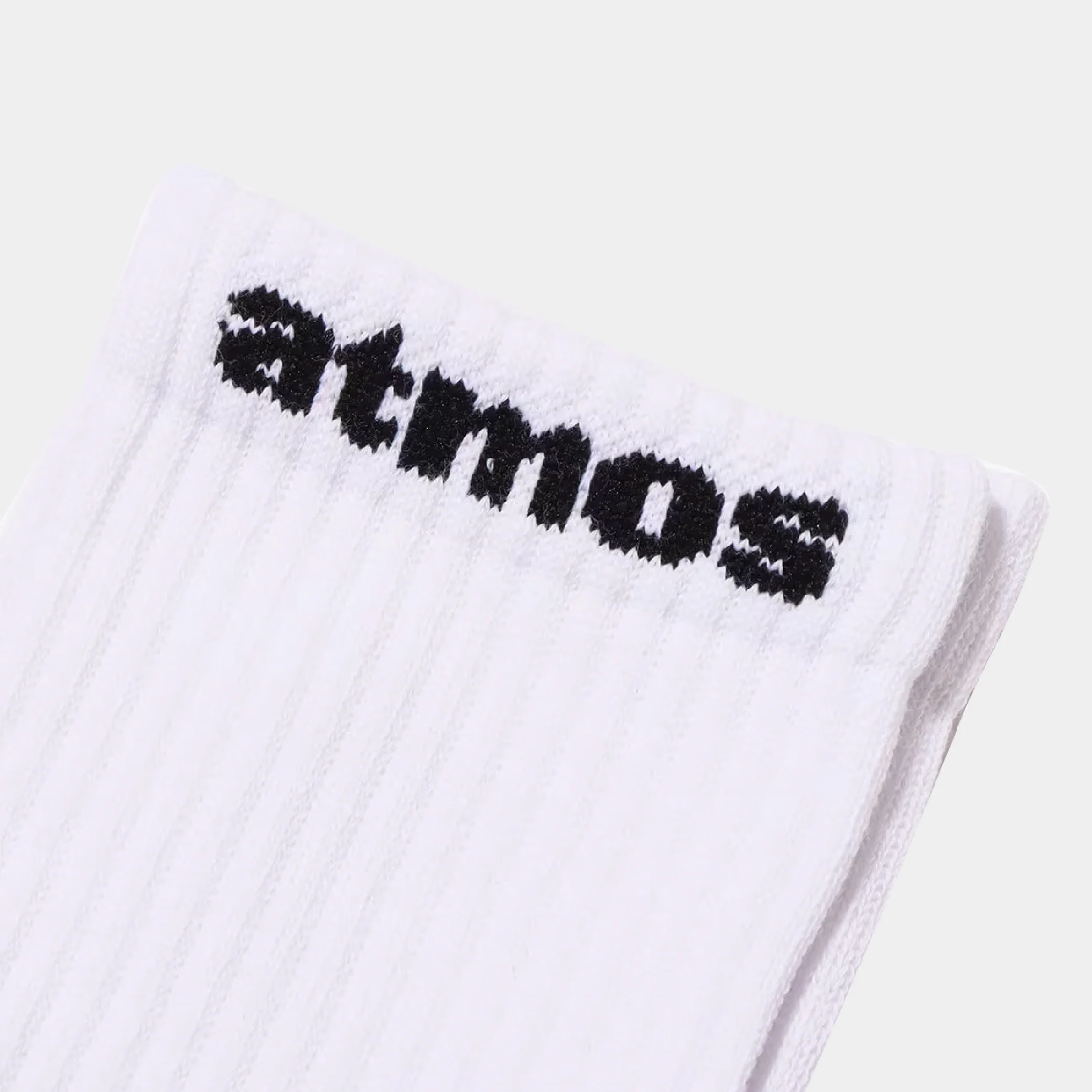 atmos Small Jacquard Logo 3P Socks - Image 4