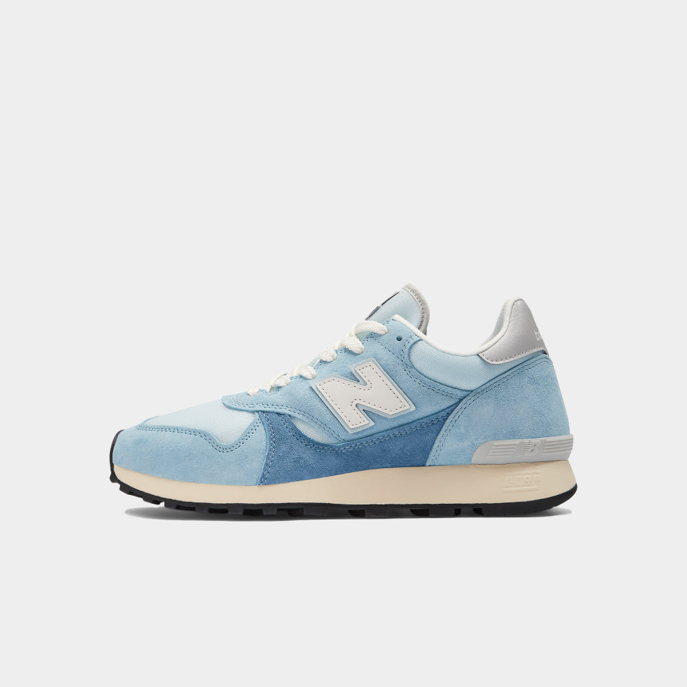 New Balance 475