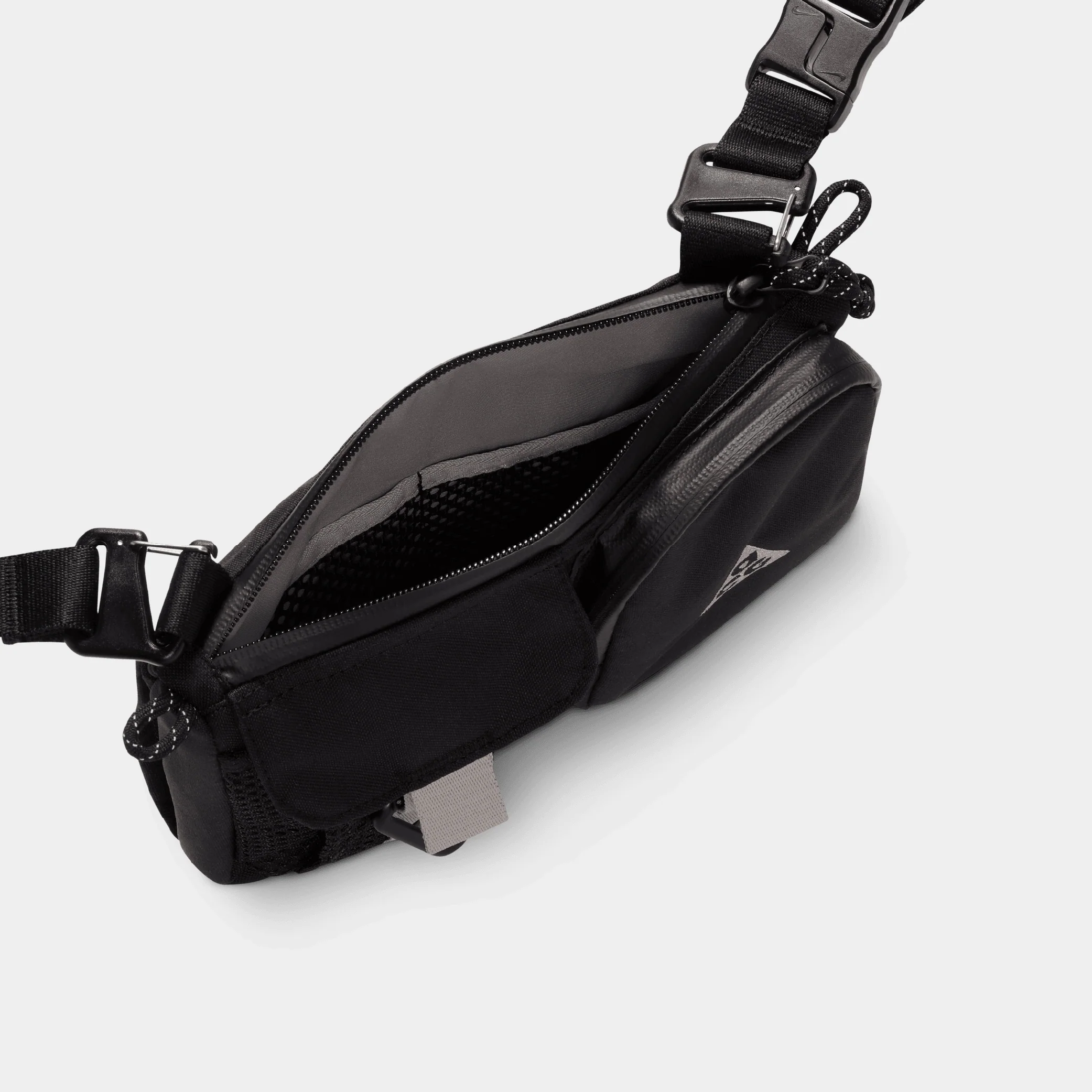 Nike ACG "DAYMAX" Crossbody Bag - Image 4