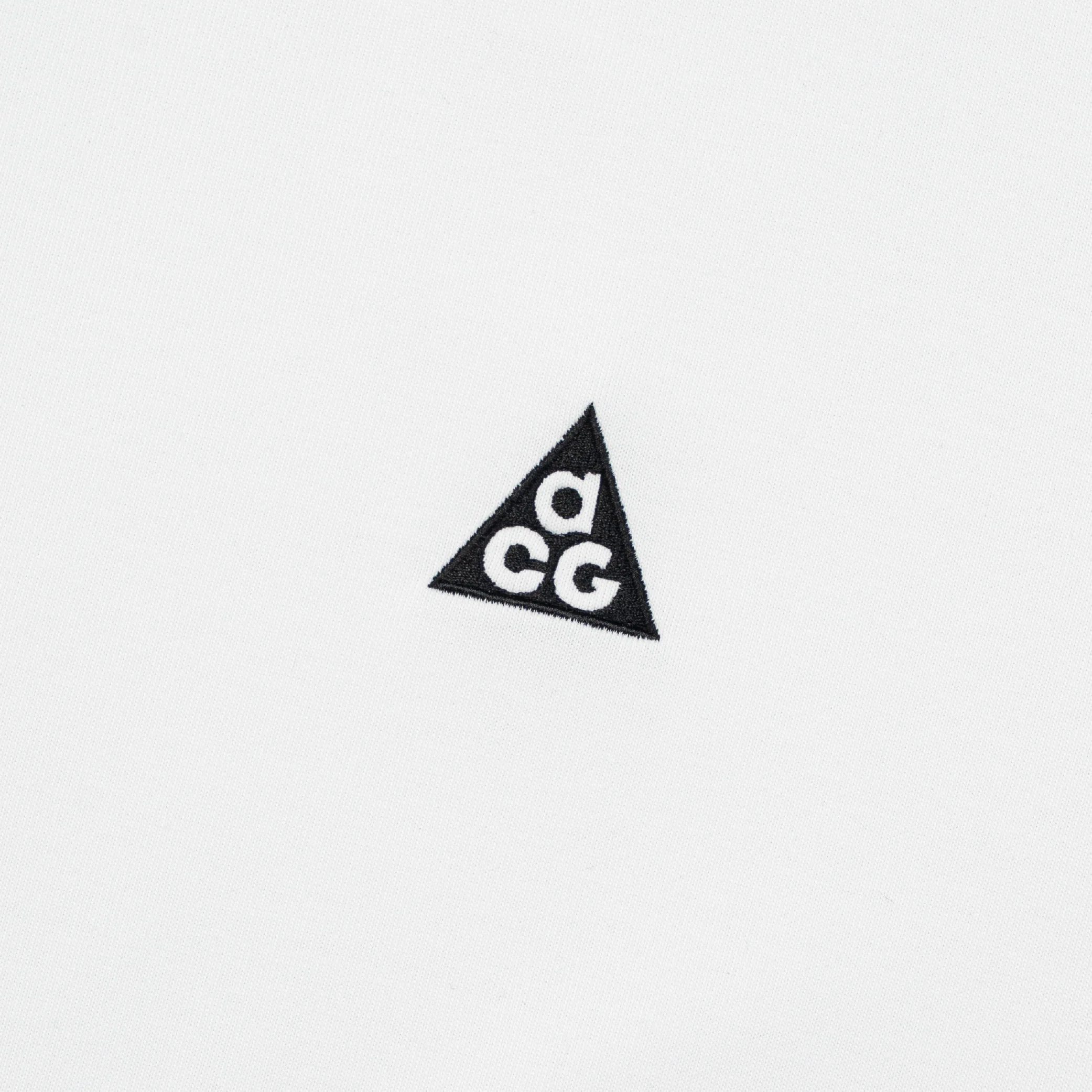 Nike ACG Short Sleeve T-Shirt - Image 4