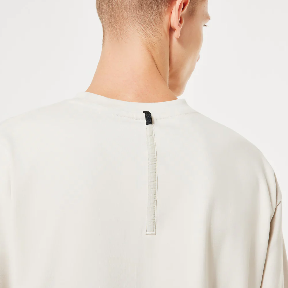 Oakley Reserve Pocket Tee - Image 5